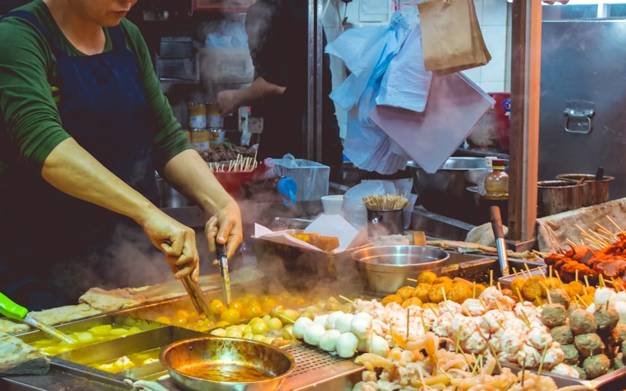 Eating at the Jonker Street Night Market